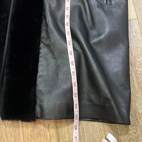 DC collections Women’s leather medium coat - Picture 2 of 5